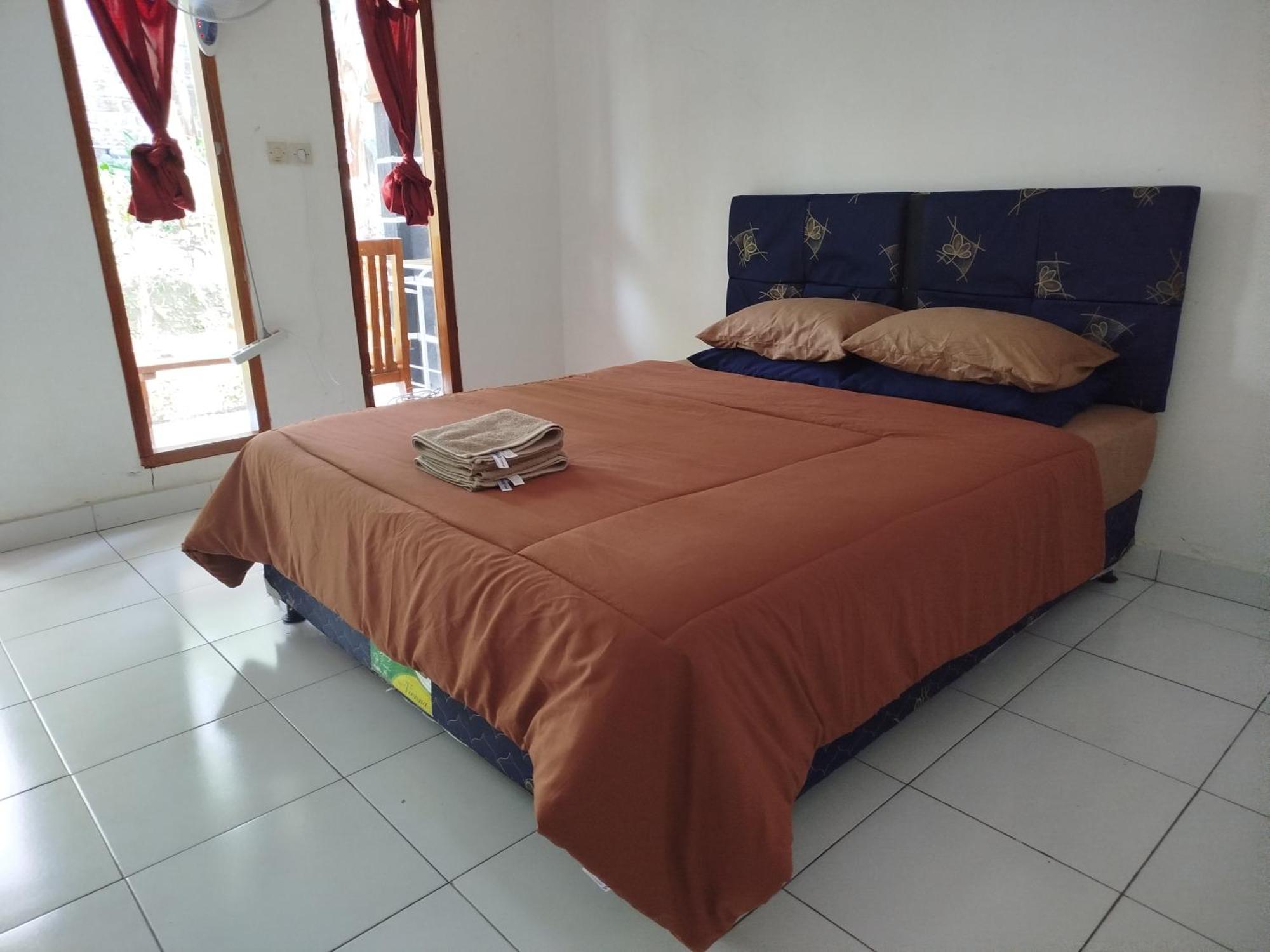 Tatasya Homestay Сенару Экстерьер фото