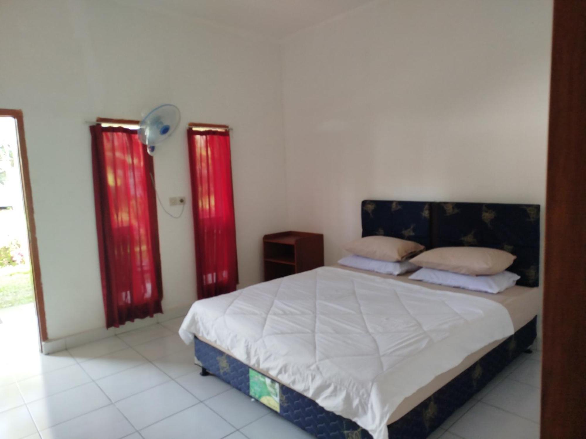 Tatasya Homestay Сенару Экстерьер фото