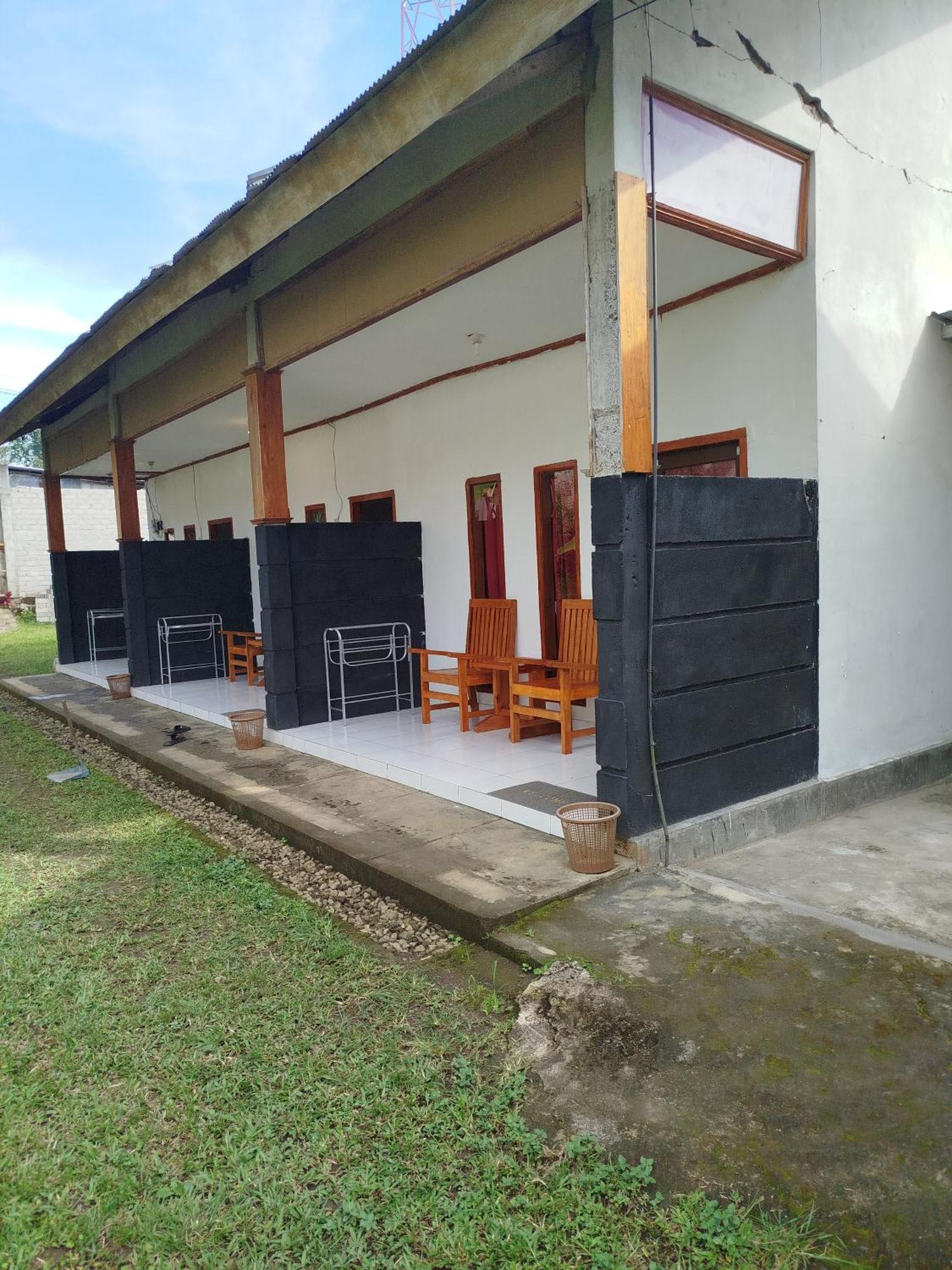 Tatasya Homestay Сенару Экстерьер фото